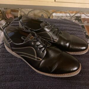 Nunn Bush Black Leather Oxfords with Tan Stitching